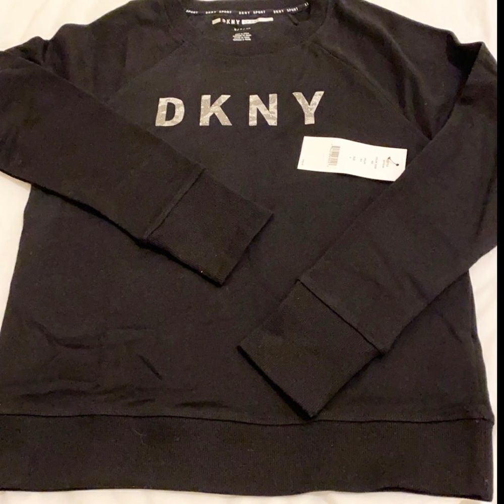 Dkny sweatshirt with logo DKNY. Size Small. NWT. New.